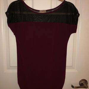 EUC Free Kisses shirt. Size M